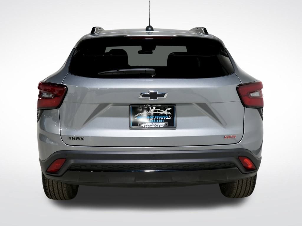 Used 2025 Chevrolet Trax RS w/ Driver Confidence Package image 7