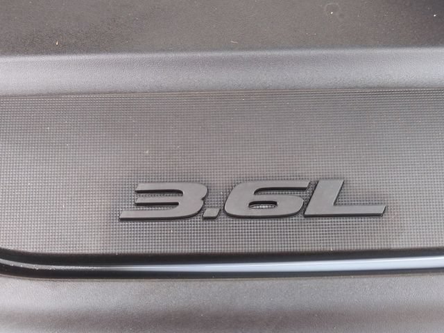 Used 2024 Chrysler Pacifica Touring-L FWD image 29