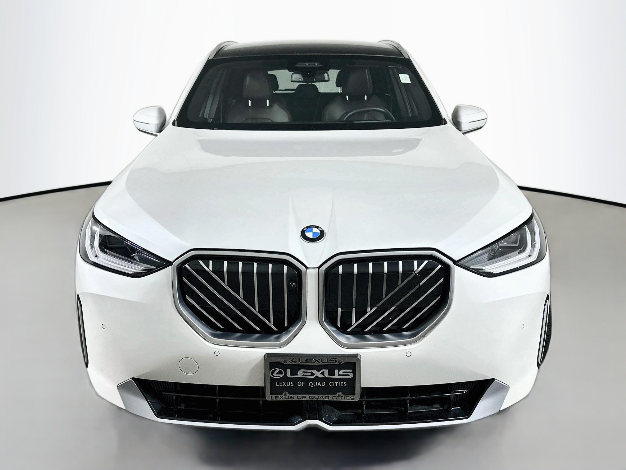 Used 2025 BMW X3 xDrive30i w/ Premium Package AWD/4WD image 2