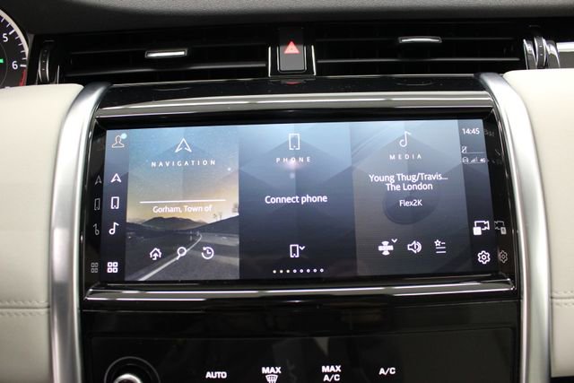 Used 2023 Land Rover Discovery Sport SE image 17