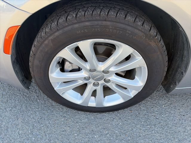 Used 2017 Chrysler 200 Limited Platinum FWD image 10