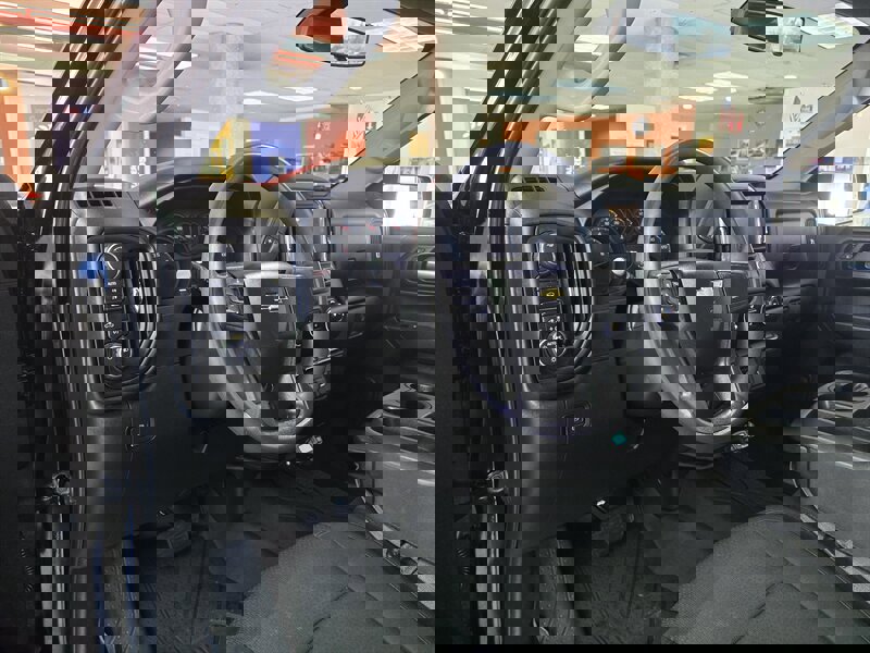 Used 2020 Chevrolet Silverado 1500 Custom w/ Custom Value Package image 8