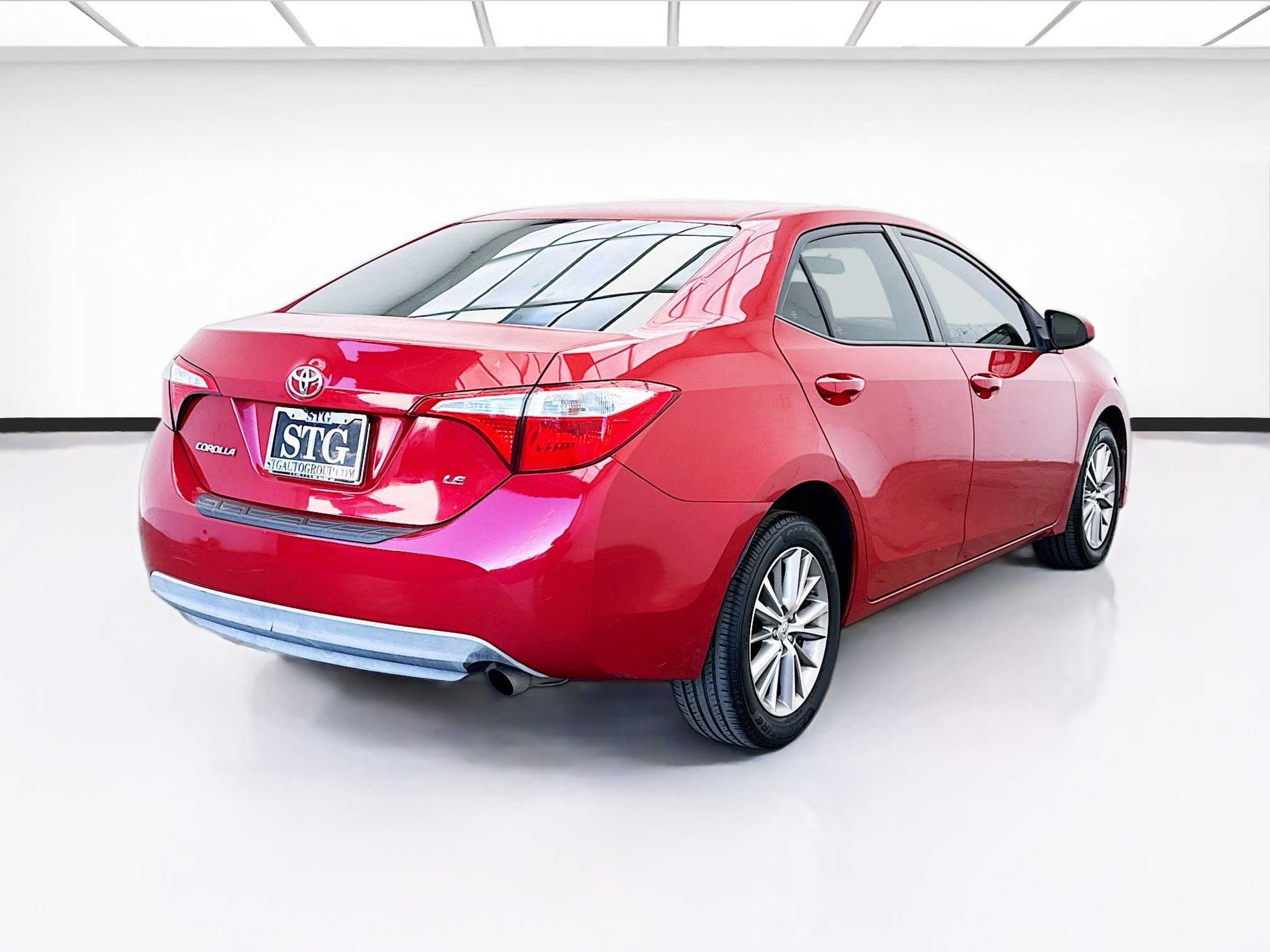 Used 2015 Toyota Corolla LE image 4