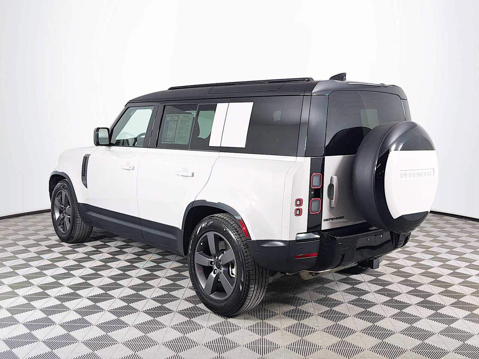 Used 2026 Land Rover Defender 110 S image 7