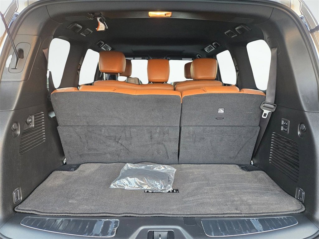 Used 2024 INFINITI QX80 Sensory image 9