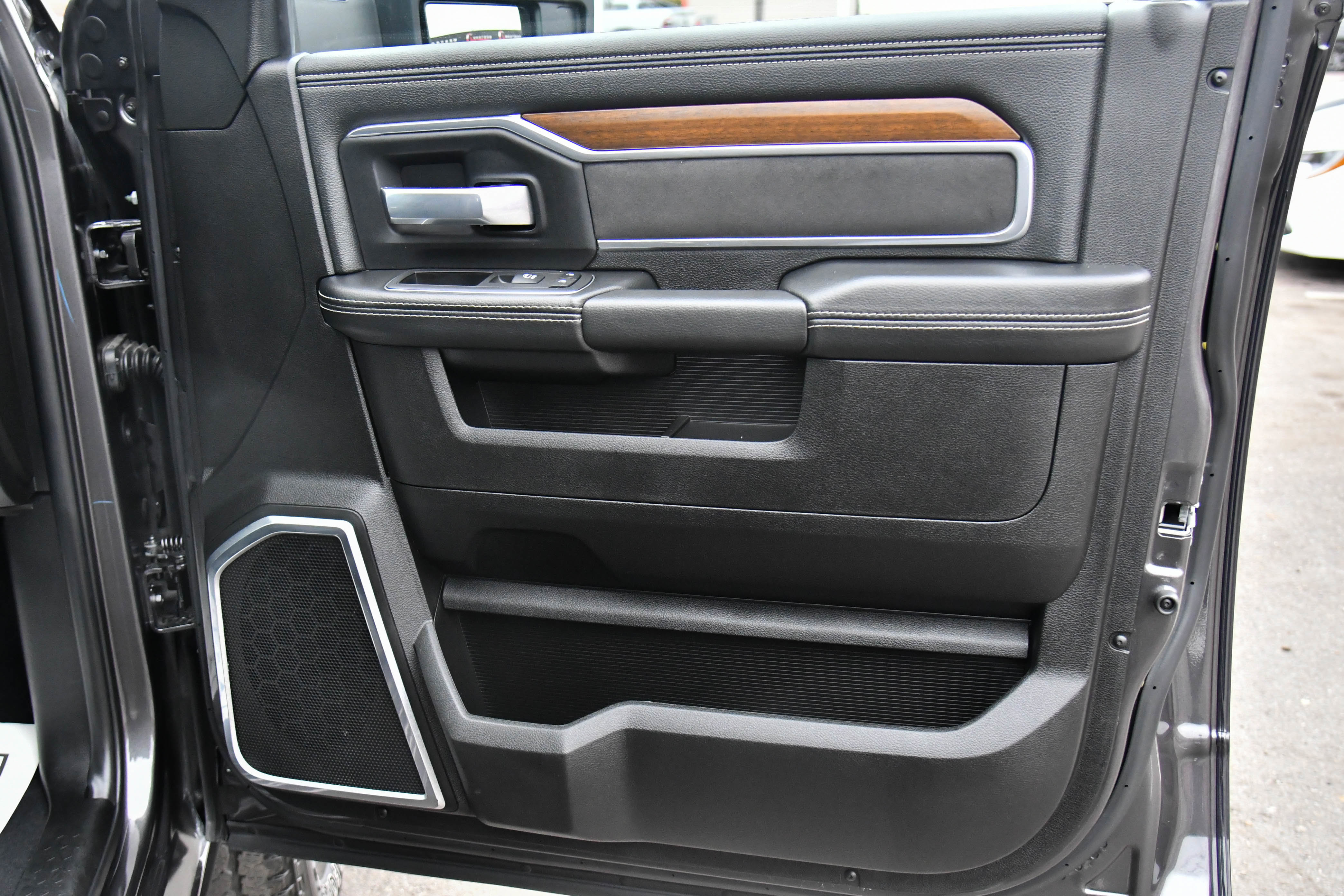 Used 2024 RAM 2500 Laramie image 49