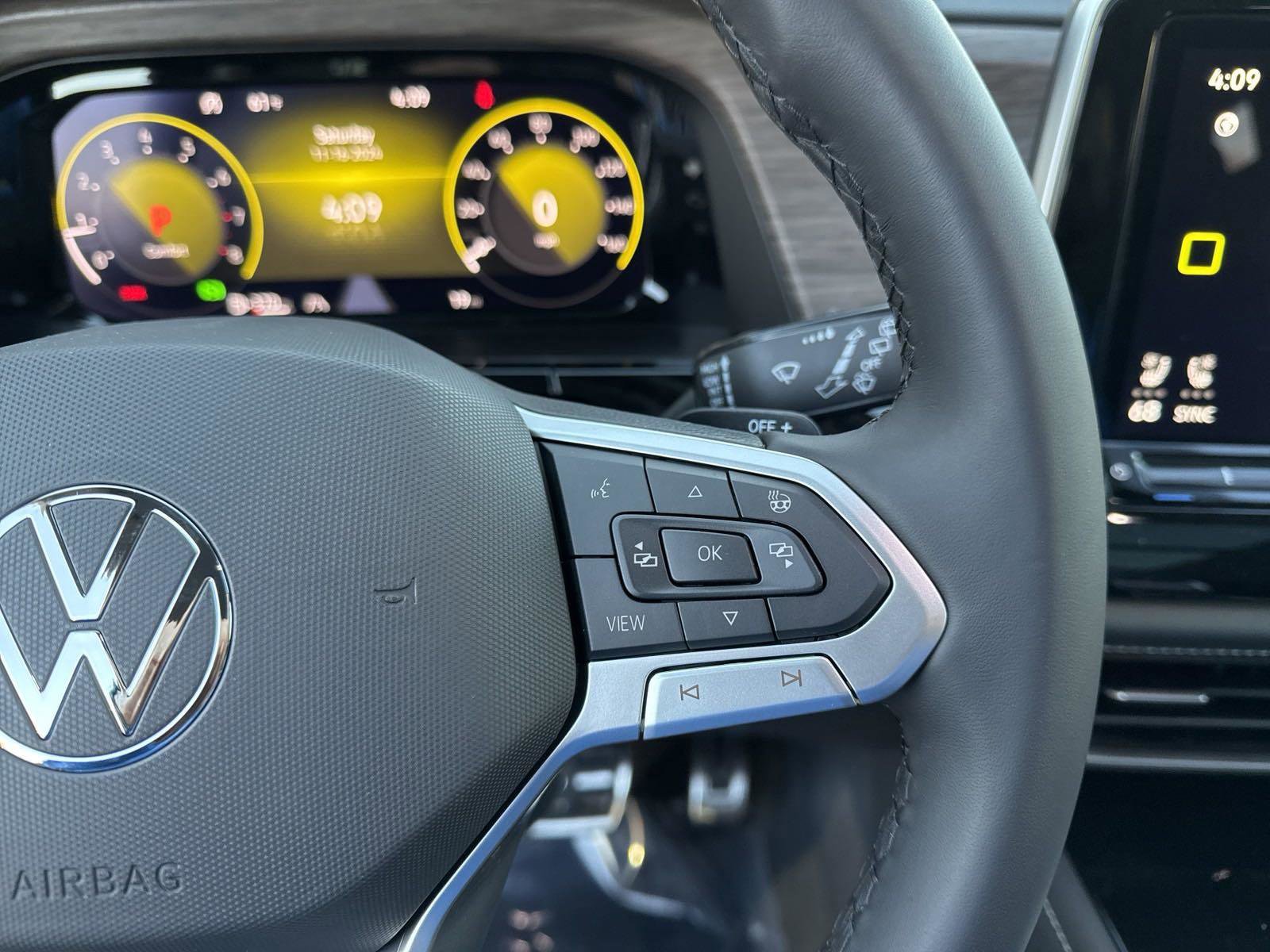 New 2025 Volkswagen Atlas SEL Premium R-Line image 19