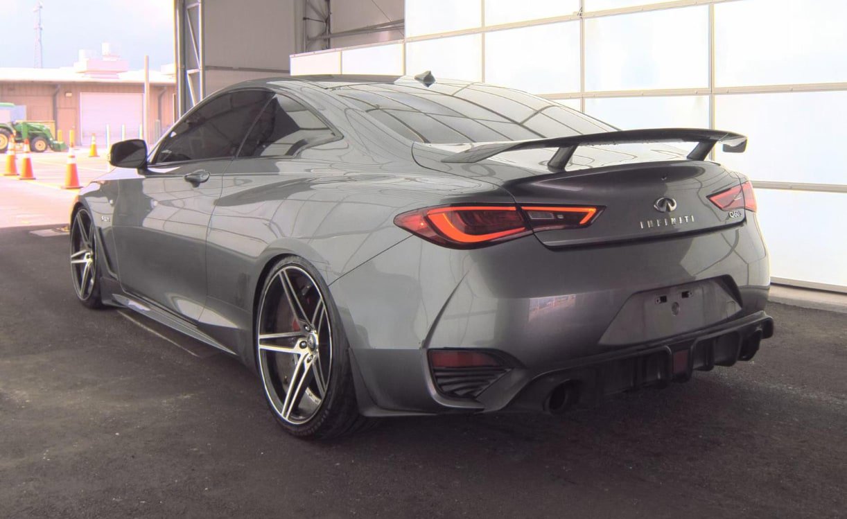 Used 2017 INFINITI Q60 Red Sport 400 RWD image 12