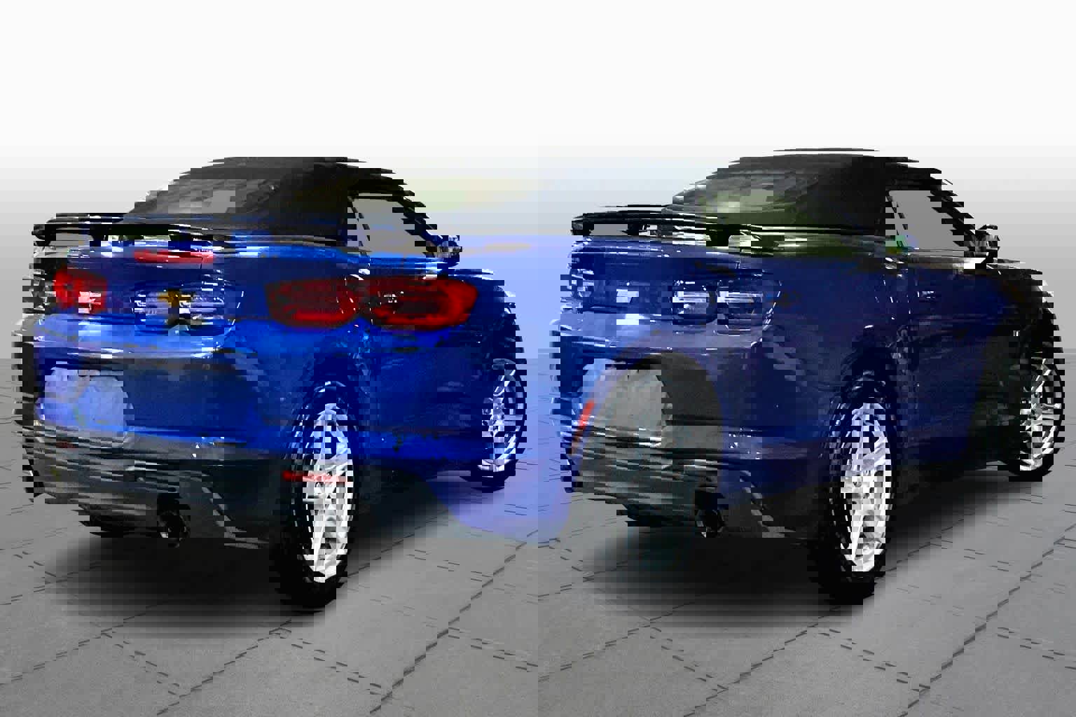 Used 2020 Chevrolet Camaro LT image 10