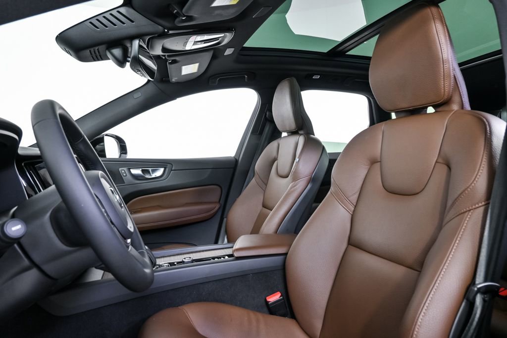 Certified 2023 Volvo XC60 B5 Plus w/ Climate Package image 7