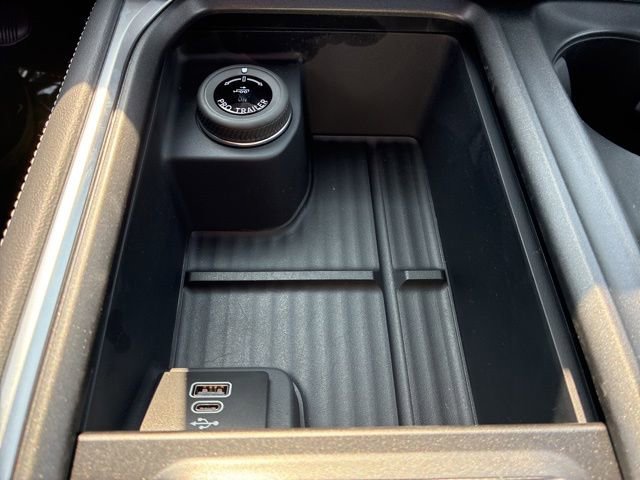 New 2026 Ford Expedition Platinum w/ Stealth Performance Package image 48