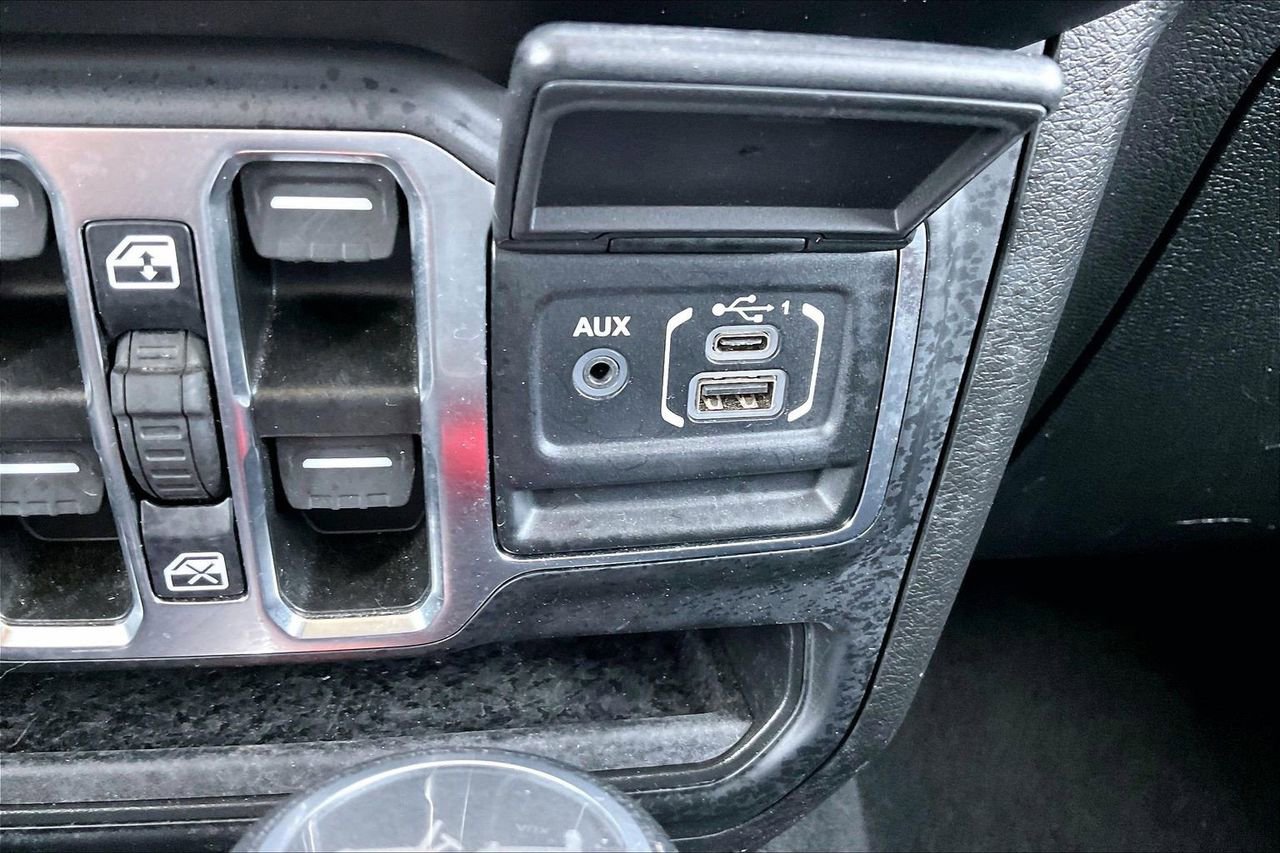 Certified 2023 Jeep Wrangler Willys image 18