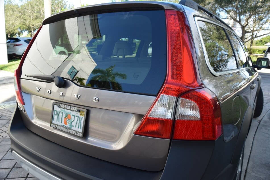 Used 2011 Volvo XC70 3.2 w/ Premium Pkg image 22