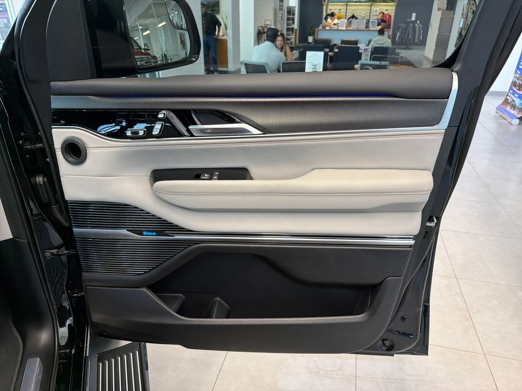 New 2026 Jeep Grand Wagoneer Summit w/ Premium Group III AWD/4WD image 35
