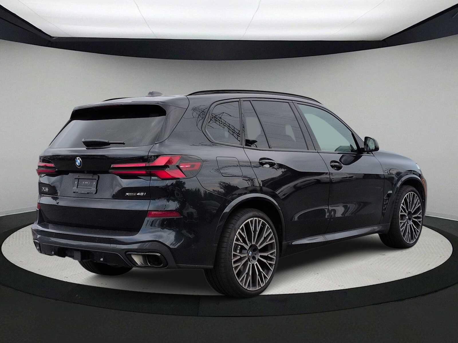 Certified 2026 BMW X5 xDrive40i w/ M Sport Package AWD/4WD image 8