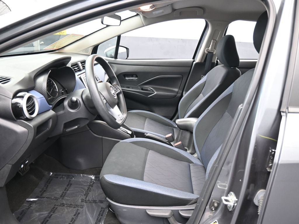 Used 2023 Nissan Versa SV image 11
