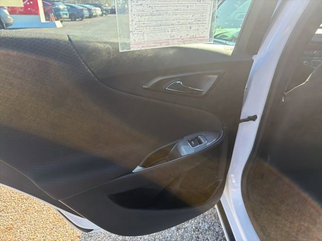 Used 2025 Chevrolet Malibu LT image 12