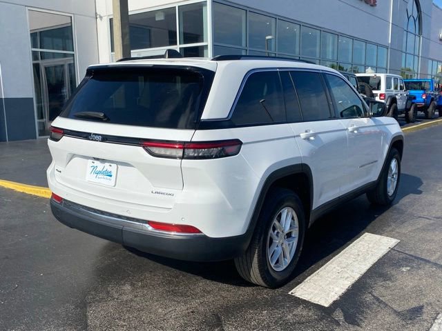 Used 2023 Jeep Grand Cherokee Laredo w/ Luxury Tech Group I AWD/4WD image 9