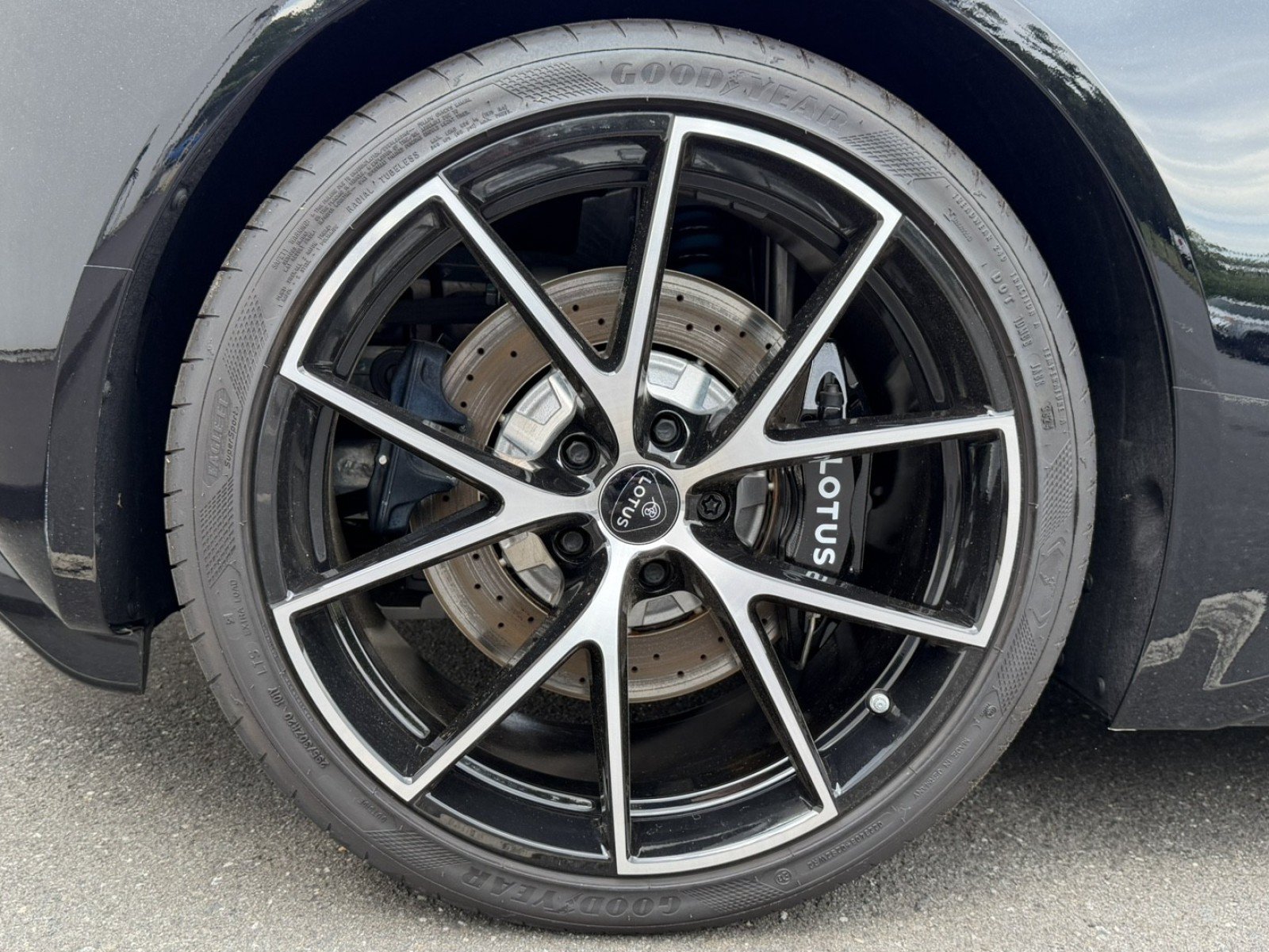 Used 2025 Lotus Emira RWD image 10