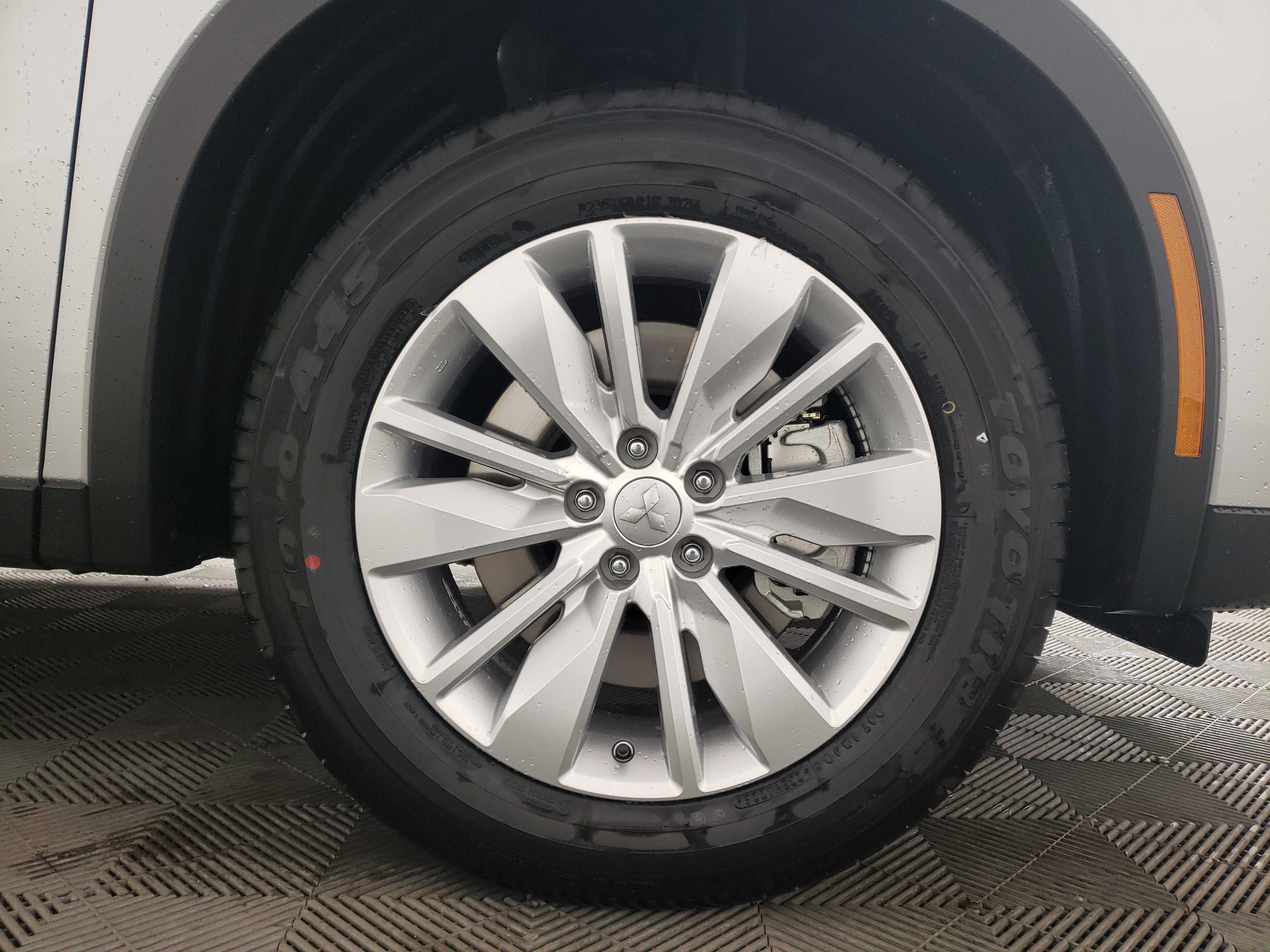 New 2026 Mitsubishi Outlander ES image 7