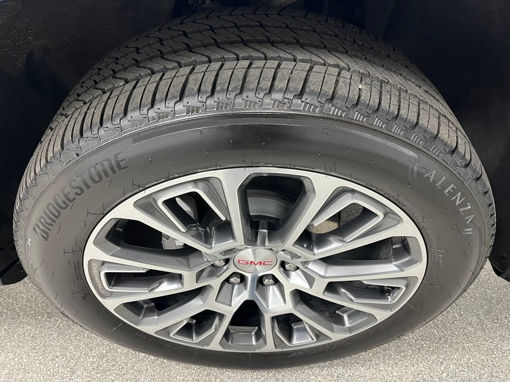 Used 2026 GMC Yukon Denali w/ Sun & Power Step Package AWD/4WD image 18