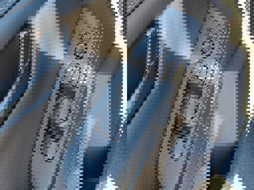 Used 2025 Nissan Sentra S image 8