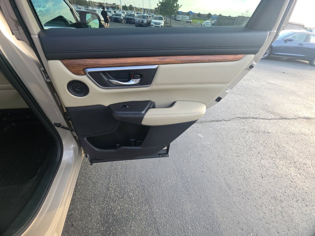 Used 2018 Honda CR-V Touring image 29