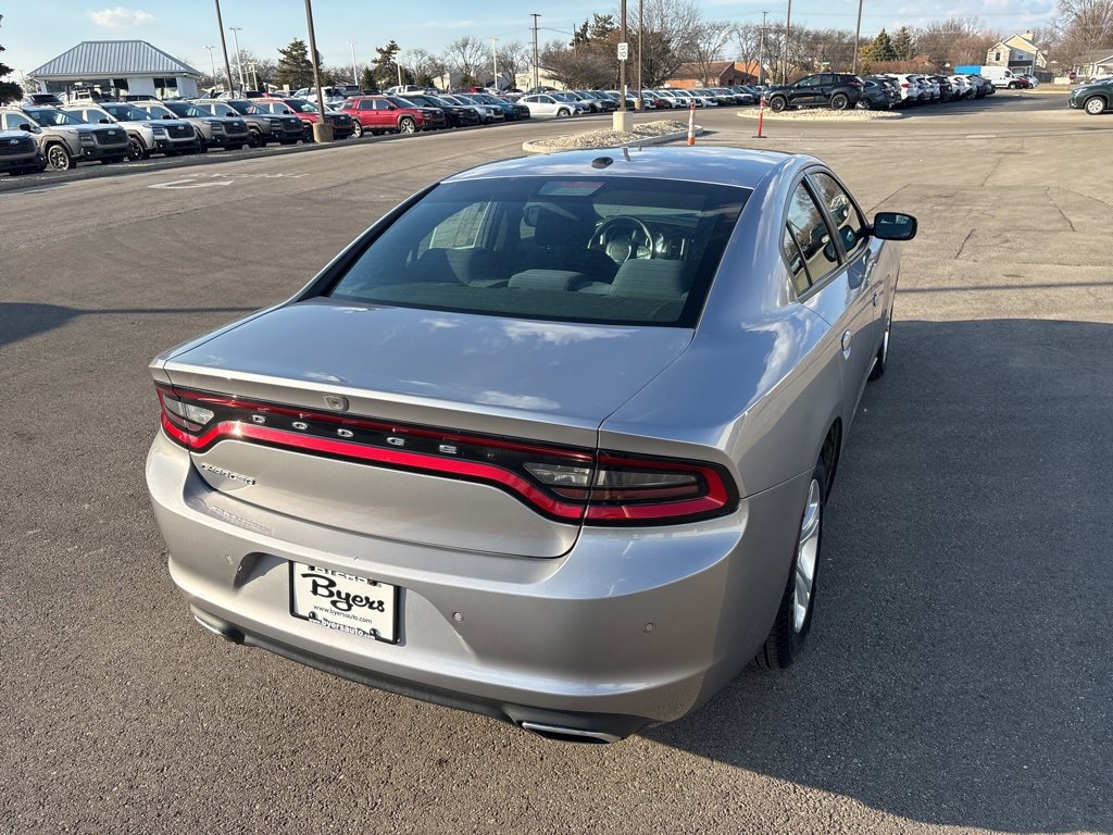 Used 2018 Dodge Charger SXT image 3