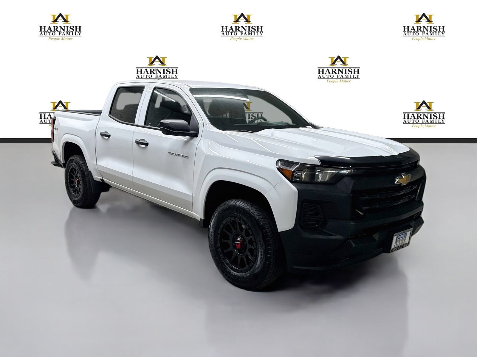 Used 2025 Chevrolet Colorado W/T w/ Advanced Trailering Package AWD/4WD image 3