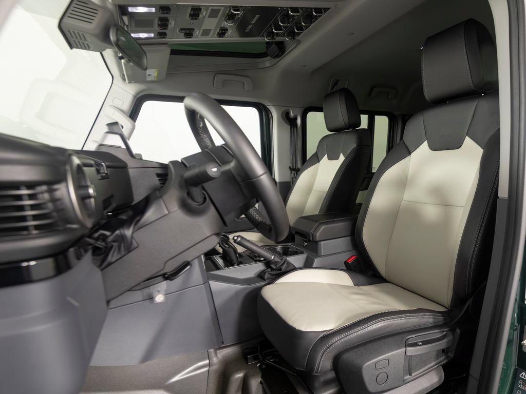 Used 2025 INEOS Grenadier AWD/4WD image 26