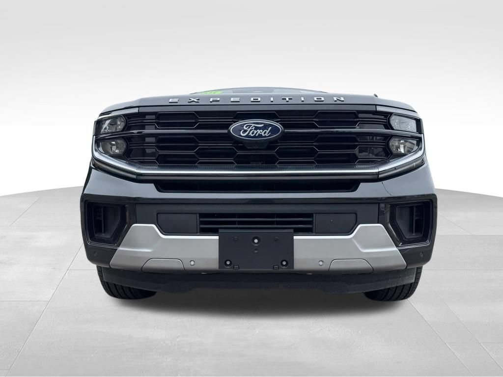 Used 2025 Ford Expedition Platinum w/ Platinum Ultimate Package AWD/4WD image 4
