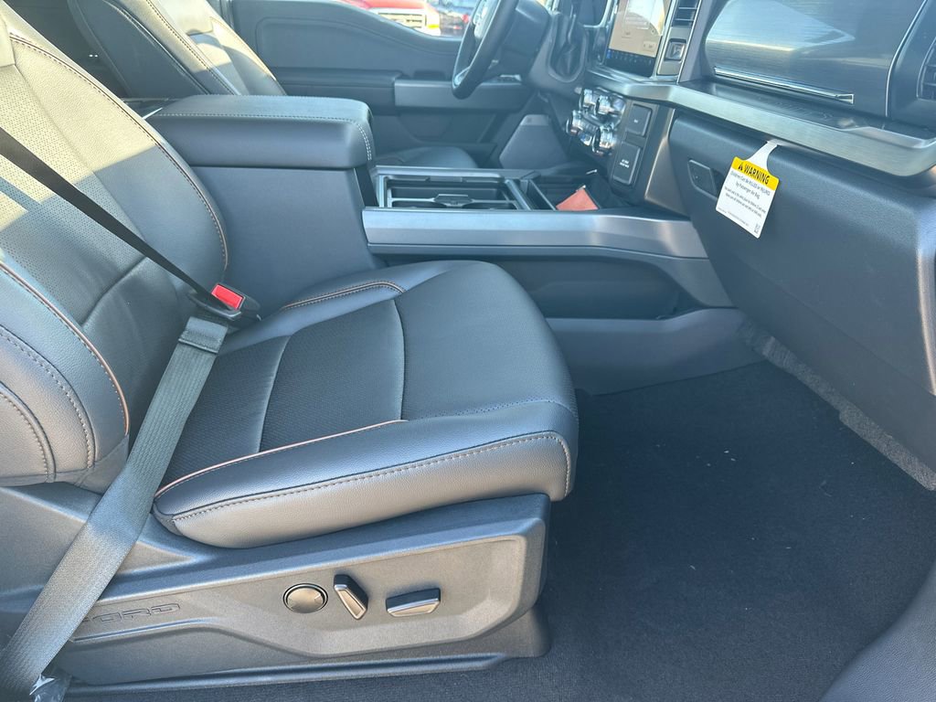 New 2026 Ford F250 Lariat w/ Black Appearance Package image 13