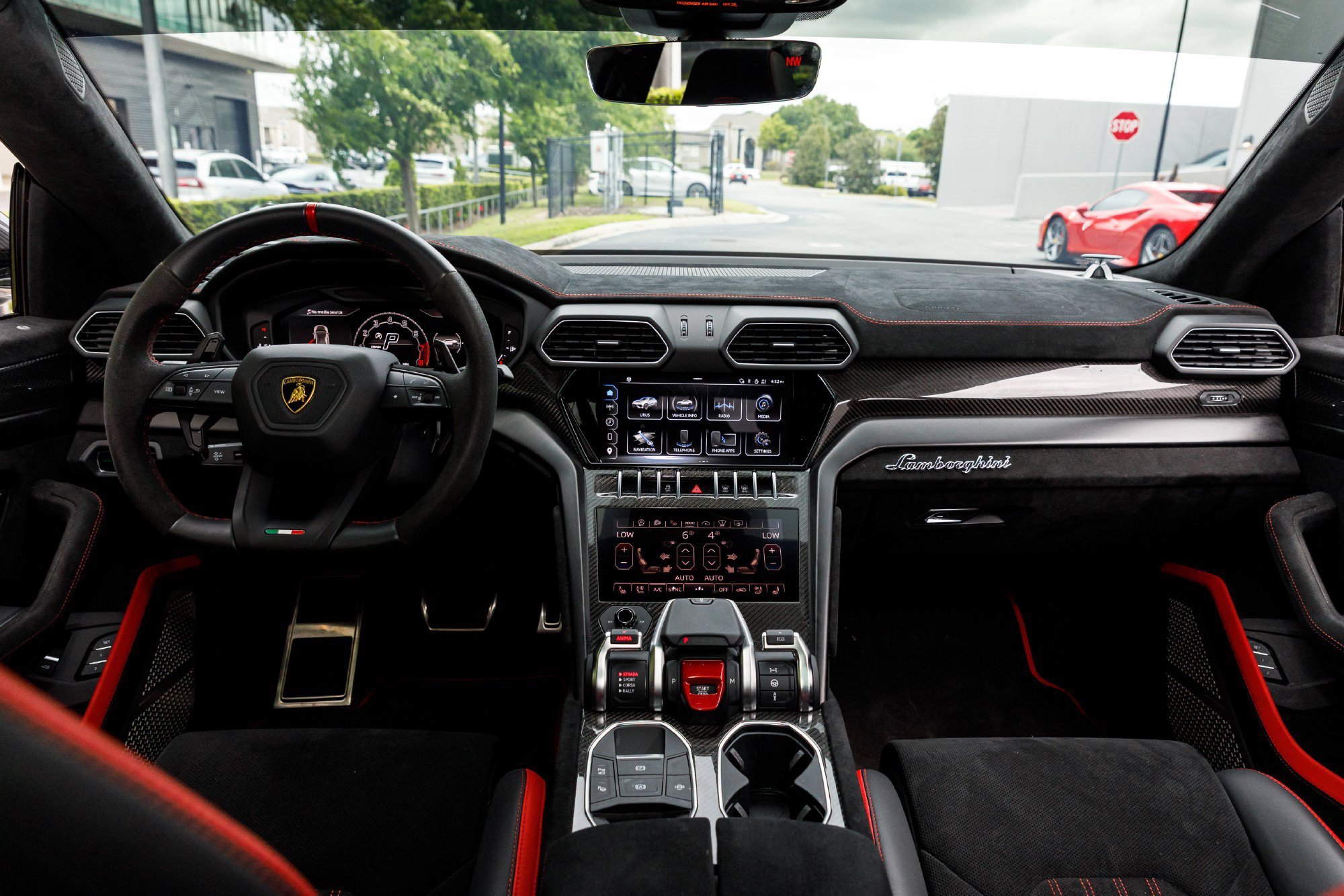 Used 2024 Lamborghini Urus Performante AWD/4WD image 18