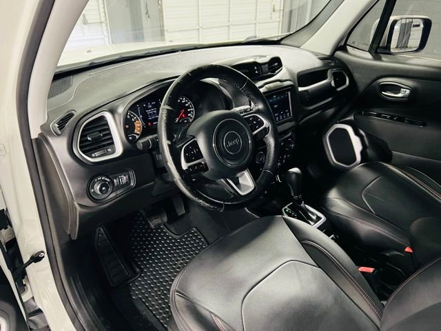 Used 2019 Jeep Renegade Latitude w/ Cold Weather Group image 21