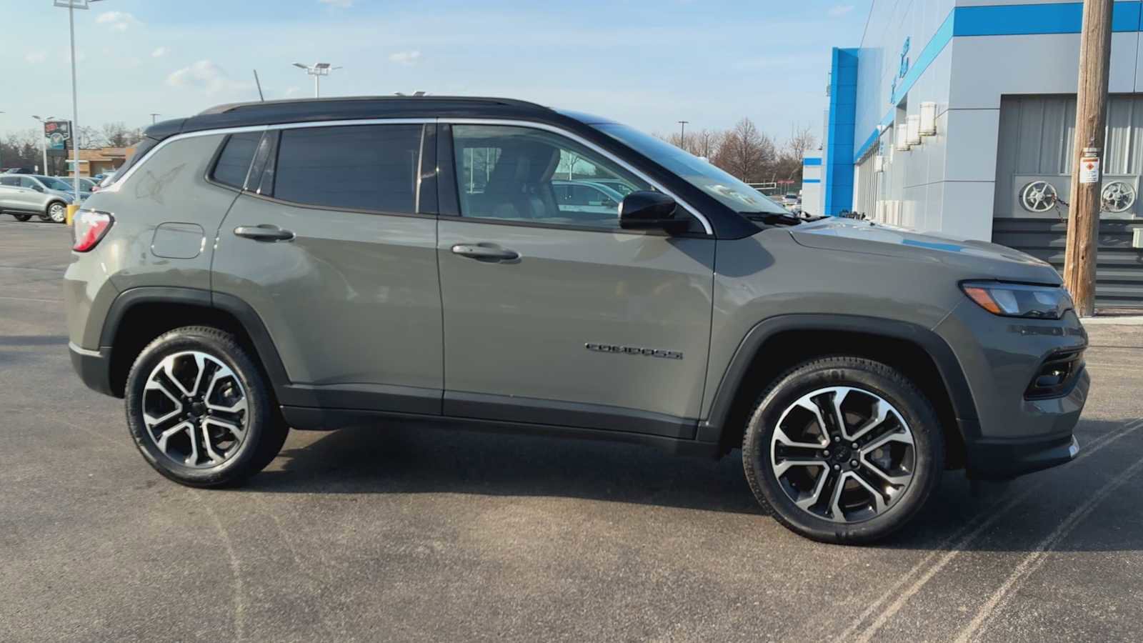 Used 2022 Jeep Compass Limited image 9