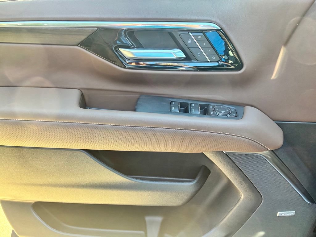 New 2026 Chevrolet Suburban High Country AWD/4WD image 22