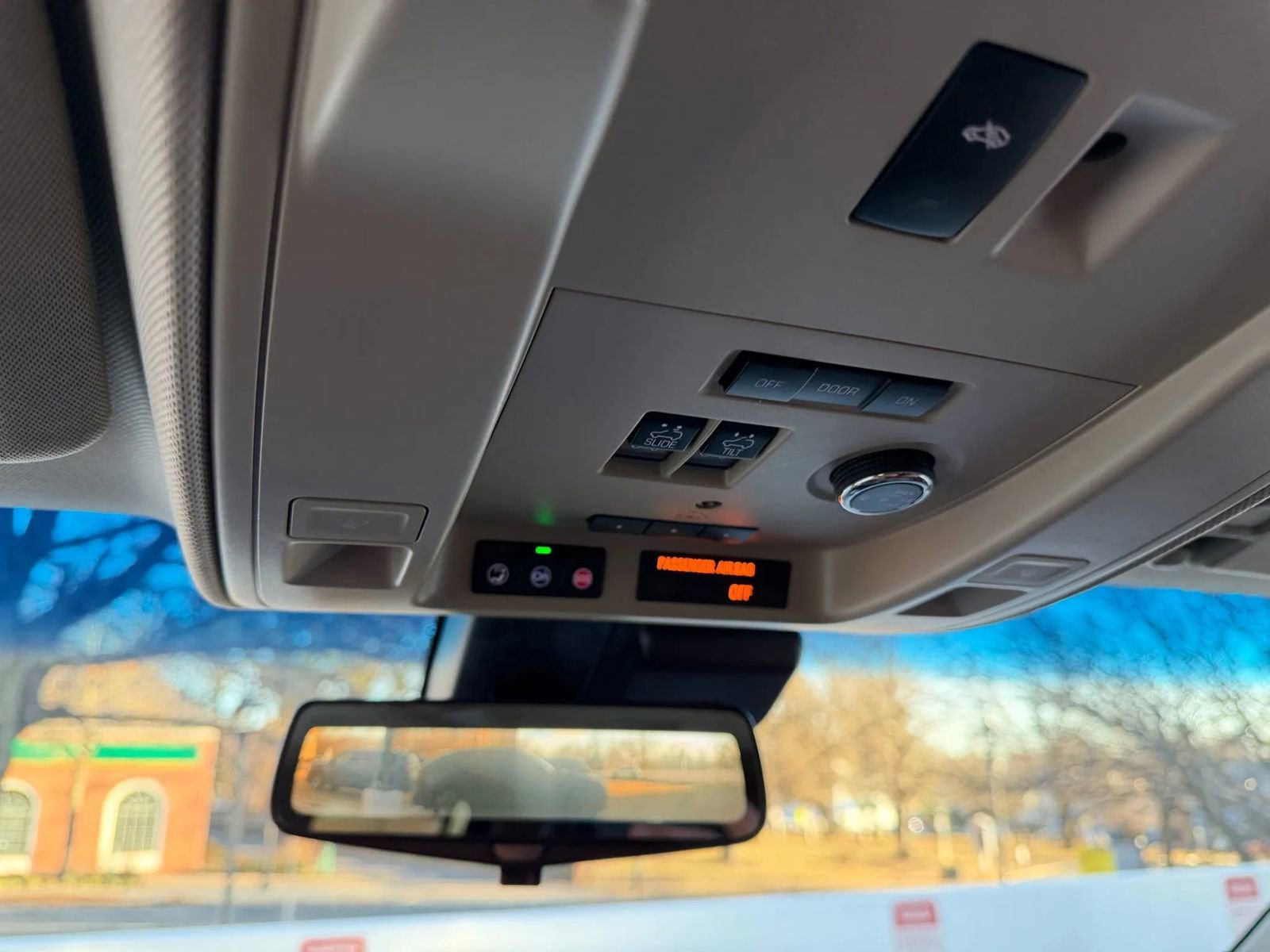 Used 2019 Cadillac Escalade Premium Luxury image 19