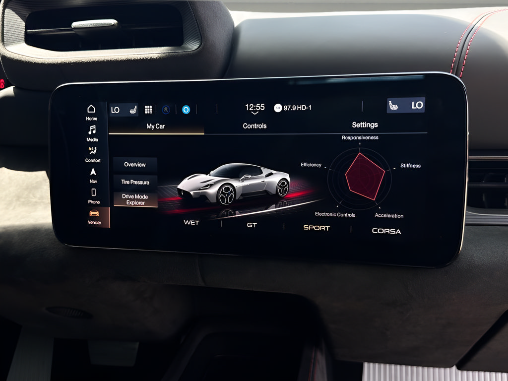 Used 2022 Maserati MC20 Coupe RWD image 11
