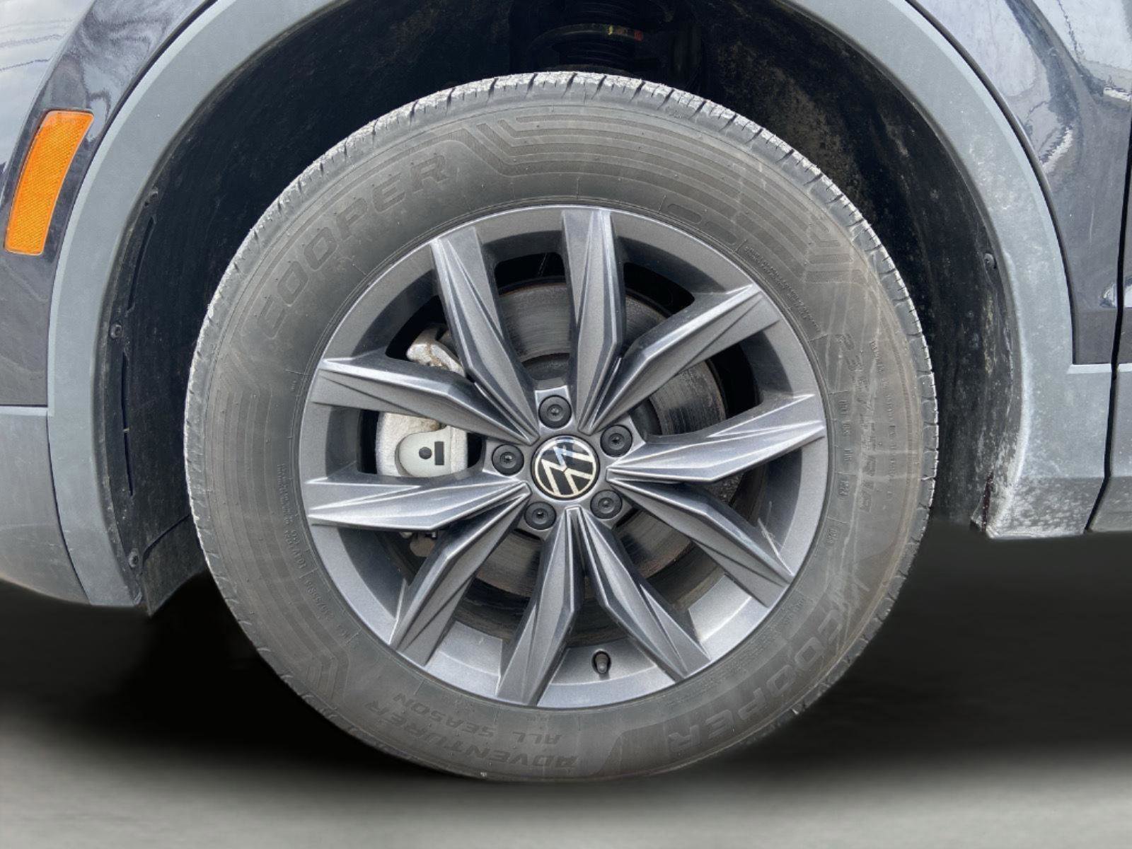 Used 2023 Volkswagen Tiguan SE image 16