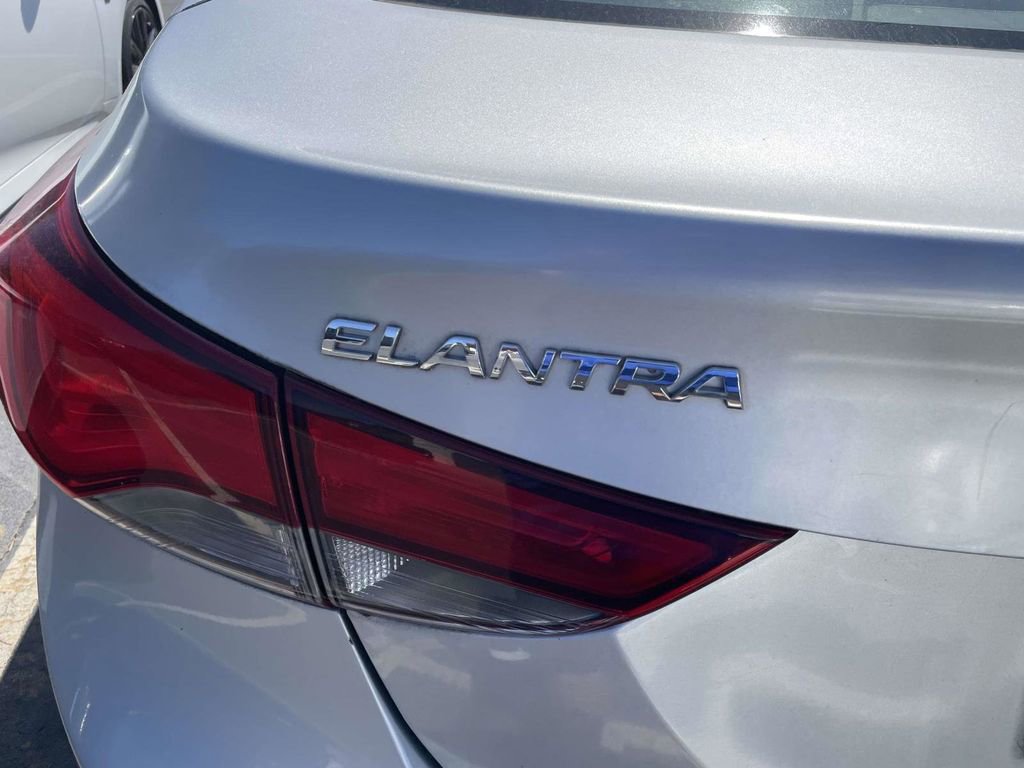 Used 2016 Hyundai Elantra SE FWD image 22