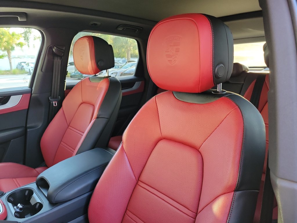 Certified 2026 Porsche Cayenne AWD/4WD image 5