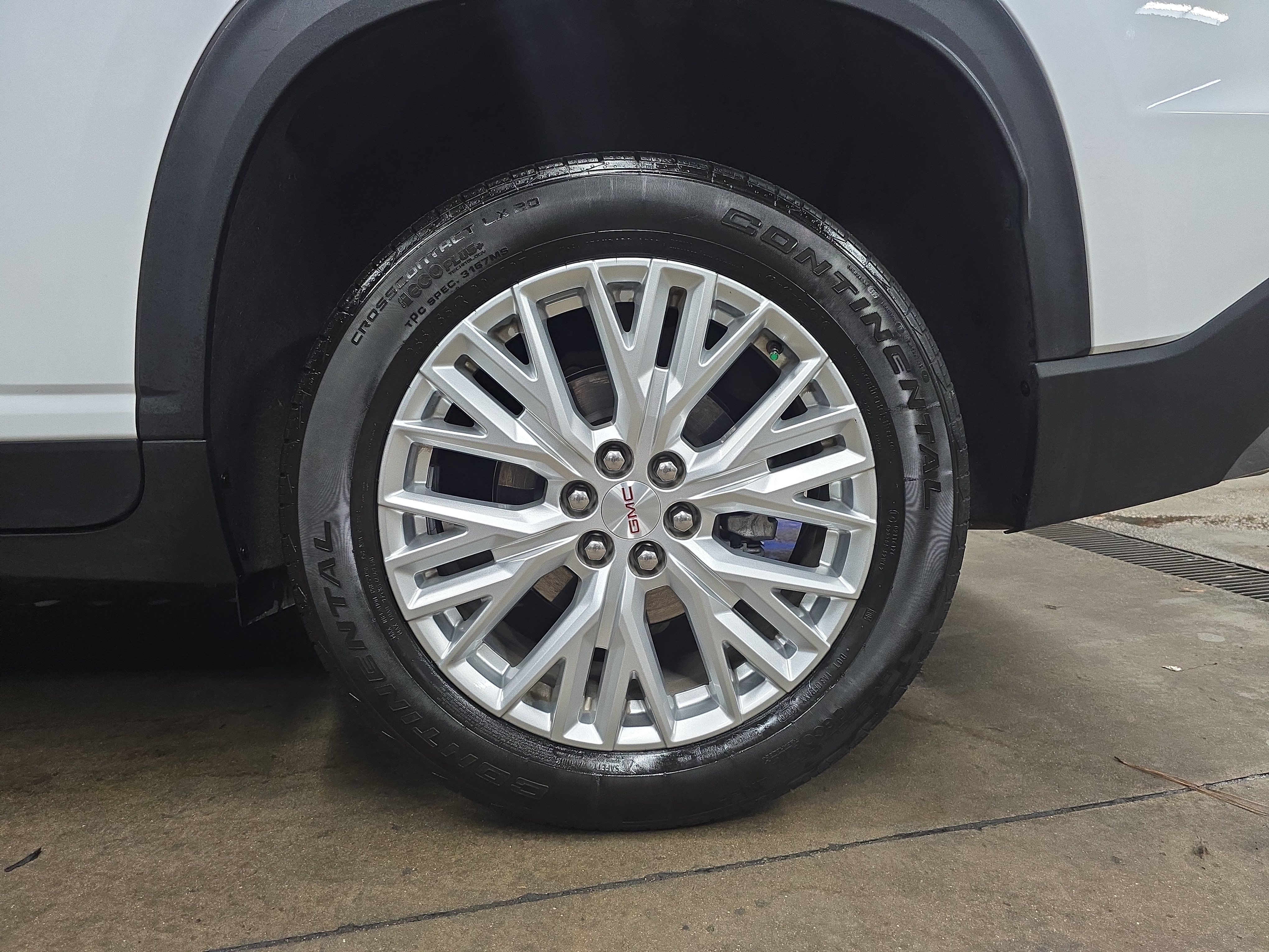 Used 2024 GMC Acadia Elevation FWD image 33