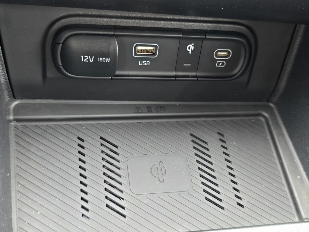 Used 2025 Kia Sportage EX FWD image 8