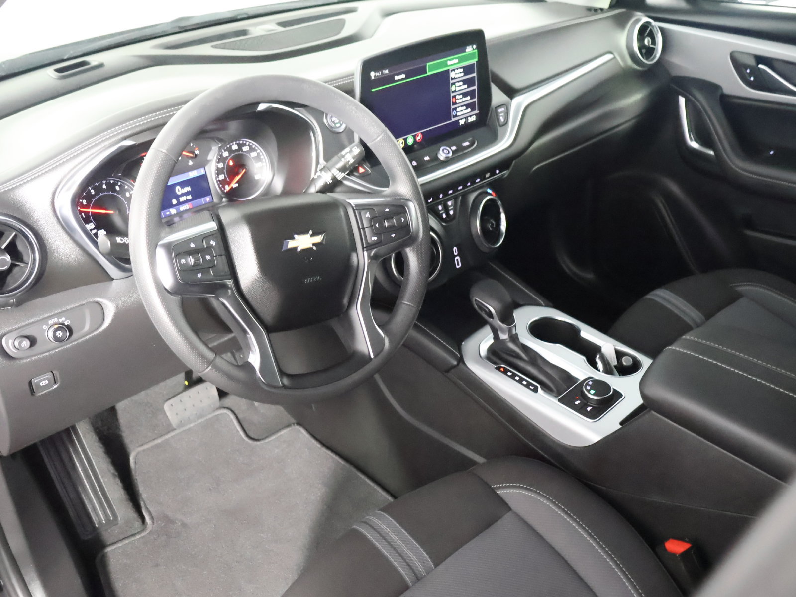 Used 2026 Chevrolet Blazer LT FWD image 25