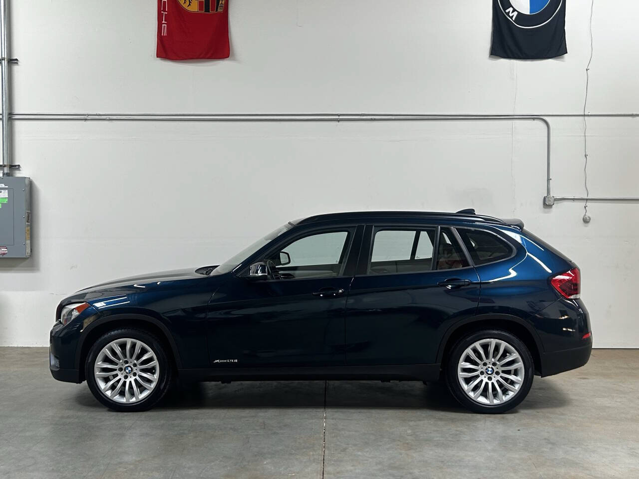 Used 2013 BMW X1 xDrive28i AWD/4WD image 1