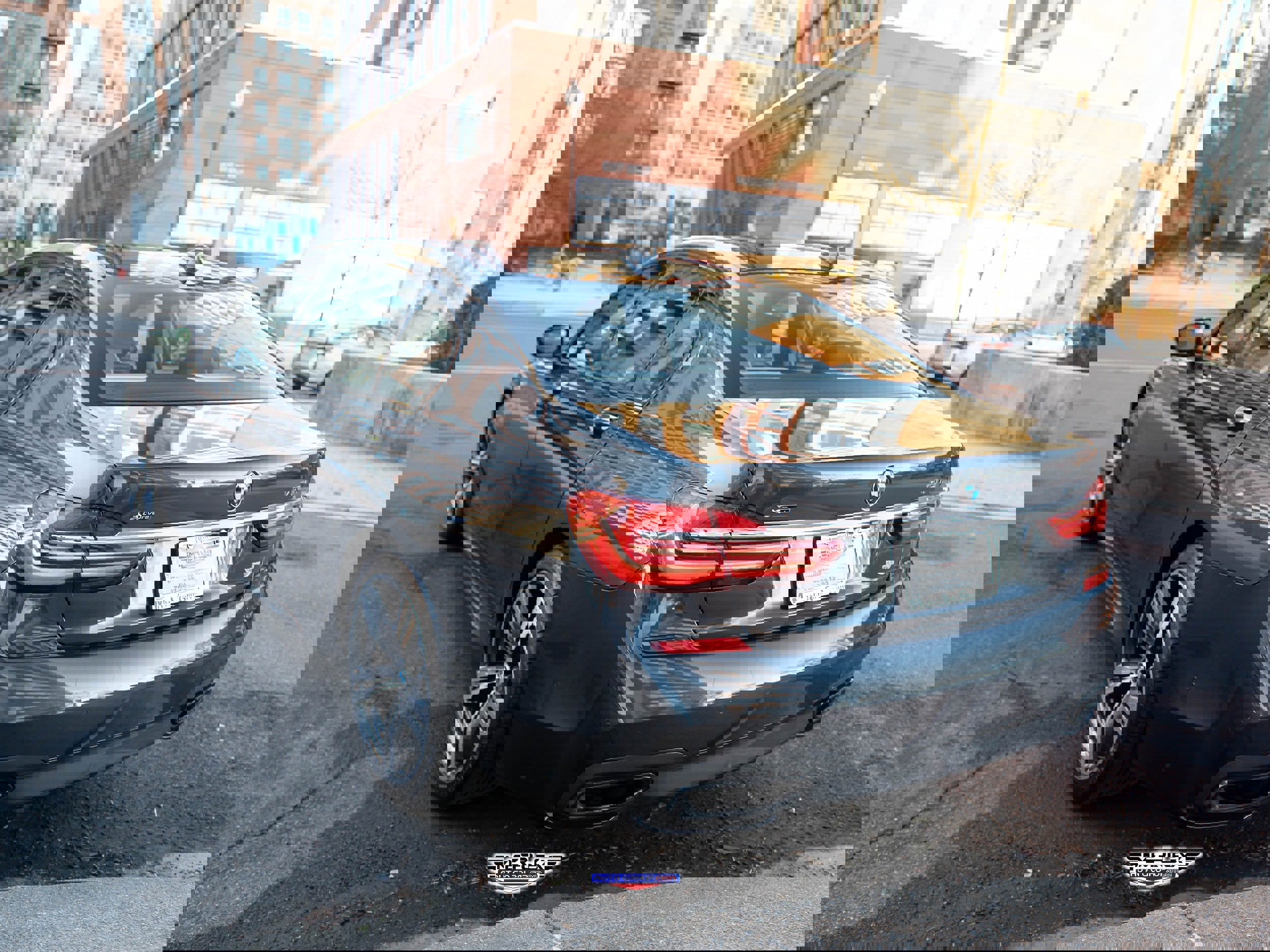 Used 2019 BMW 750i xDrive w/ Executive Package image 5