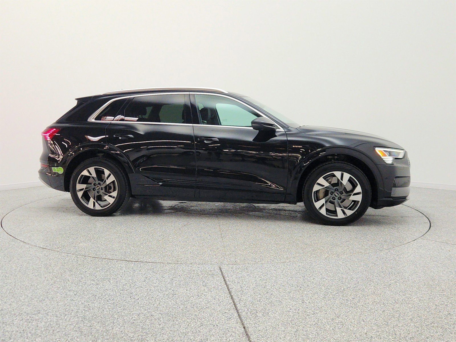 Used 2023 Audi e-tron Premium Plus w/ Premium Plus Package AWD/4WD image 4