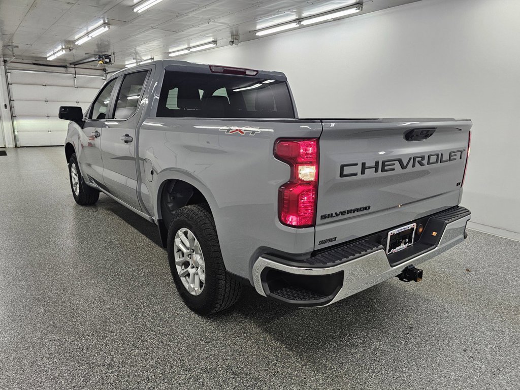 Used 2024 Chevrolet Silverado 1500 LT AWD/4WD image 8