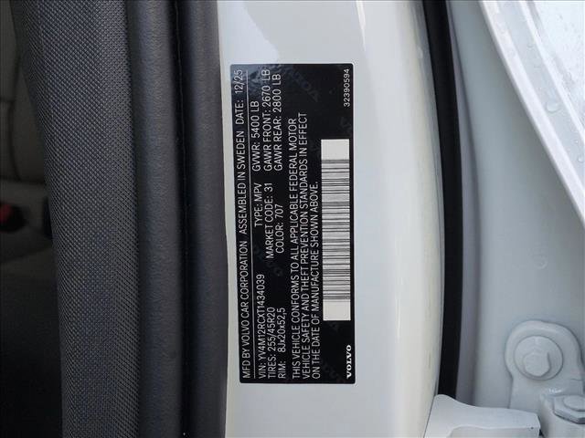 New 2026 Volvo XC60 B5 Plus w/ Protection Package Premier image 18