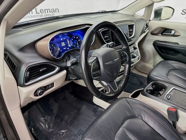 Used 2019 Chrysler Pacifica Touring-L Plus w/ Tire & Wheel Group image 11